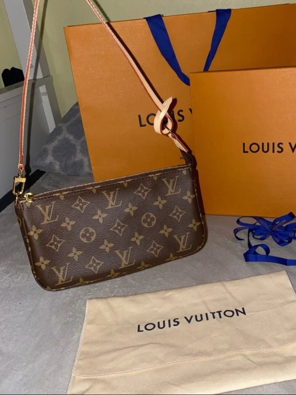 Louis Vuitton Pochette Accessories Shoulder Bag